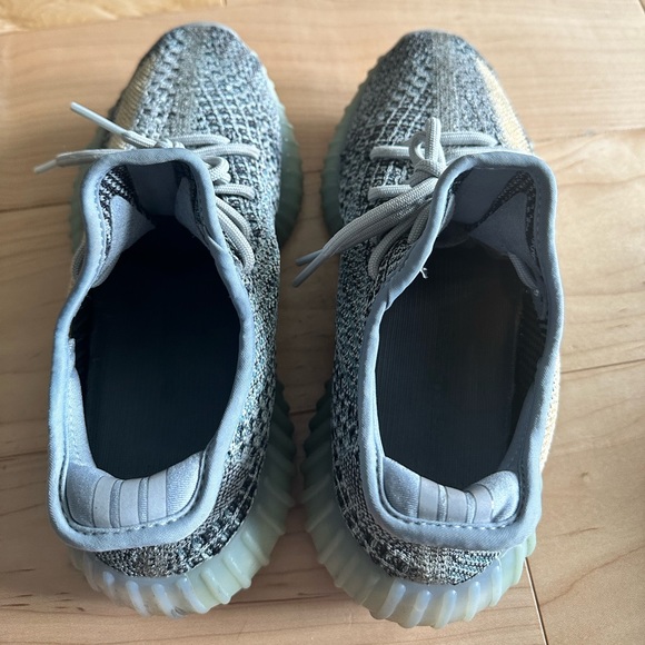 Adidas Yeezy Boost 350 V2 Ash Blue - Picture 11 of 13